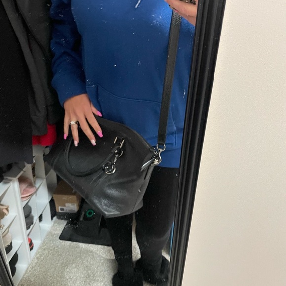 Gucci Tote - Picture 6 of 6